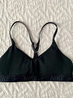 Girl’s Nike Indy DriFit Adjustable Light Support Sports Bra.  Girl Size M